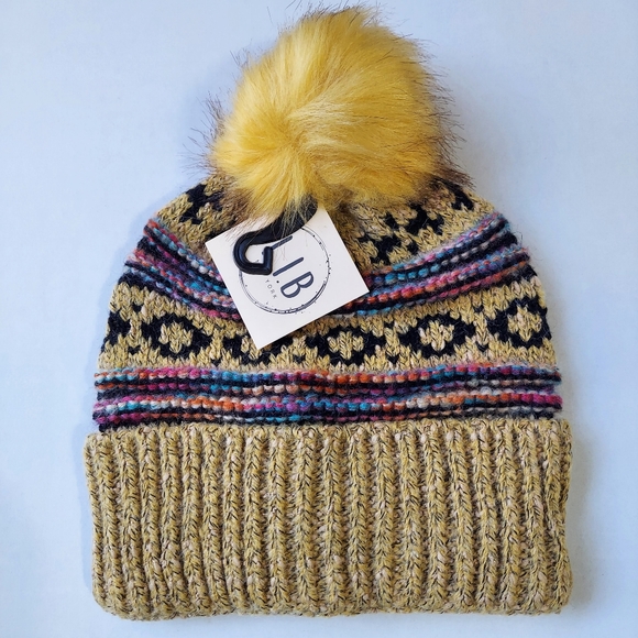 L.I.B New York Hat Beanie Mustard Yellow Womens Cable Knit Warm Faux Fur Pom New - Picture 1 of 9